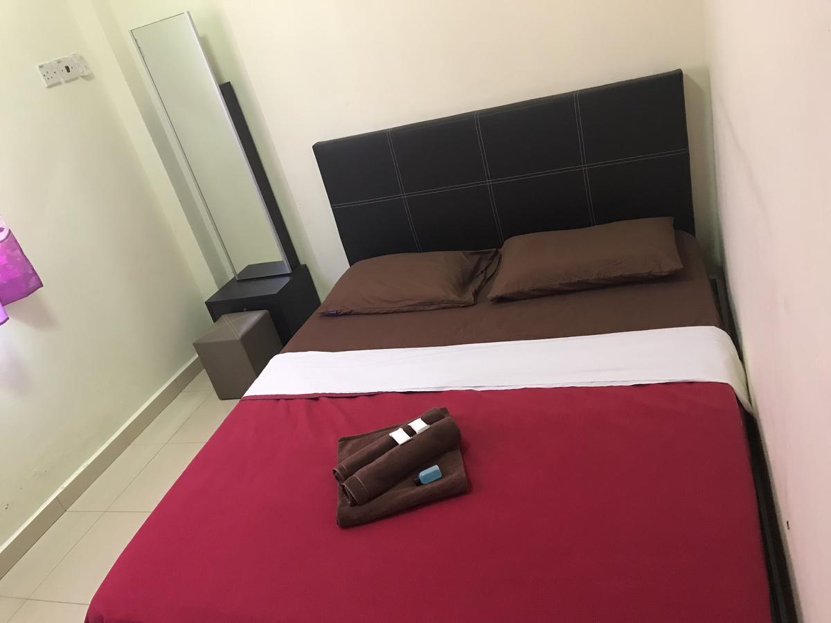 Pd Perdana Homestay Pool Side Port Dickson Kültér fotó